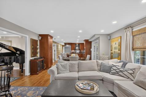 20 Axbridge Lane Delmar NY 12054