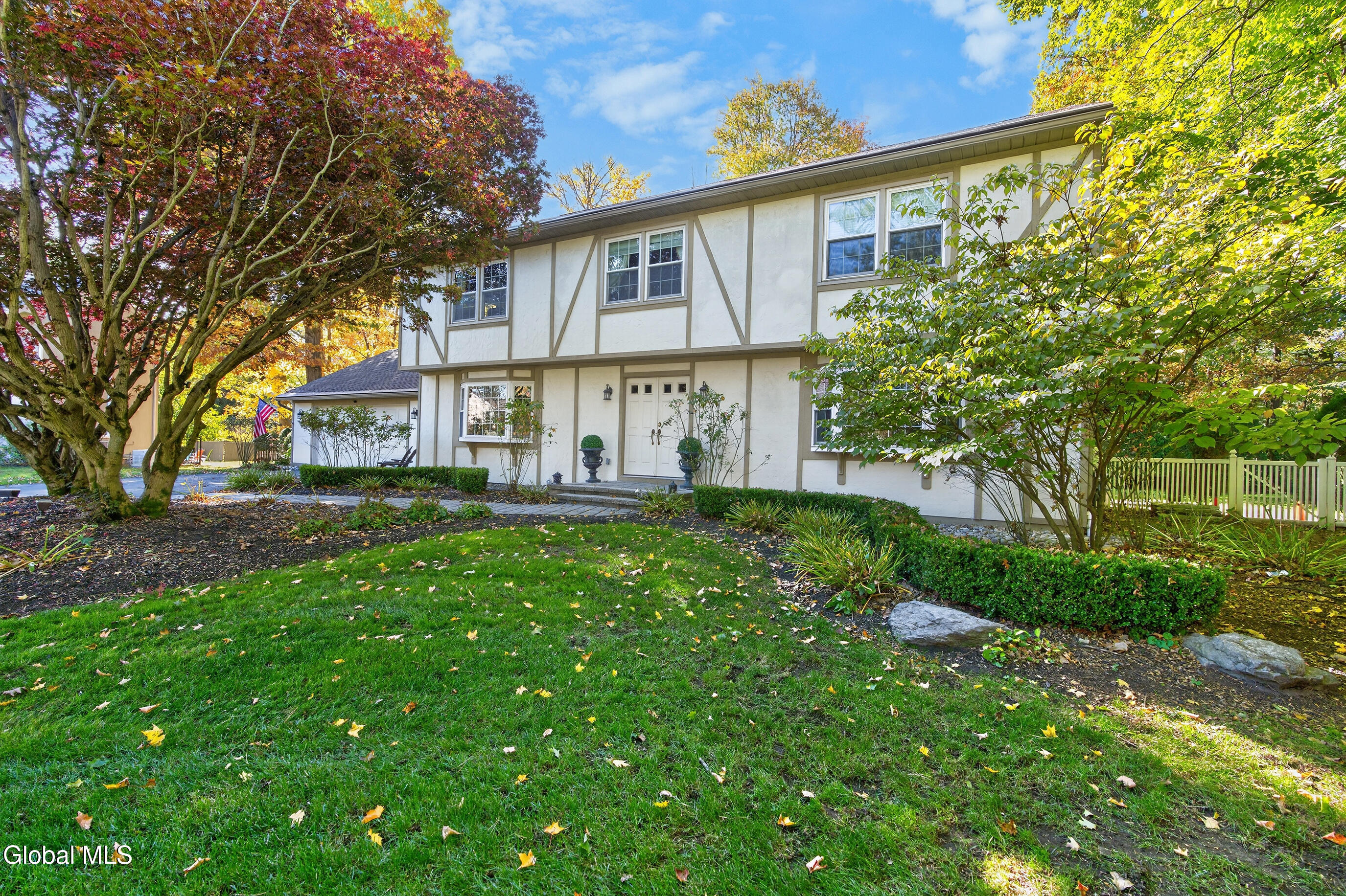20 Axbridge Lane Delmar NY 12054