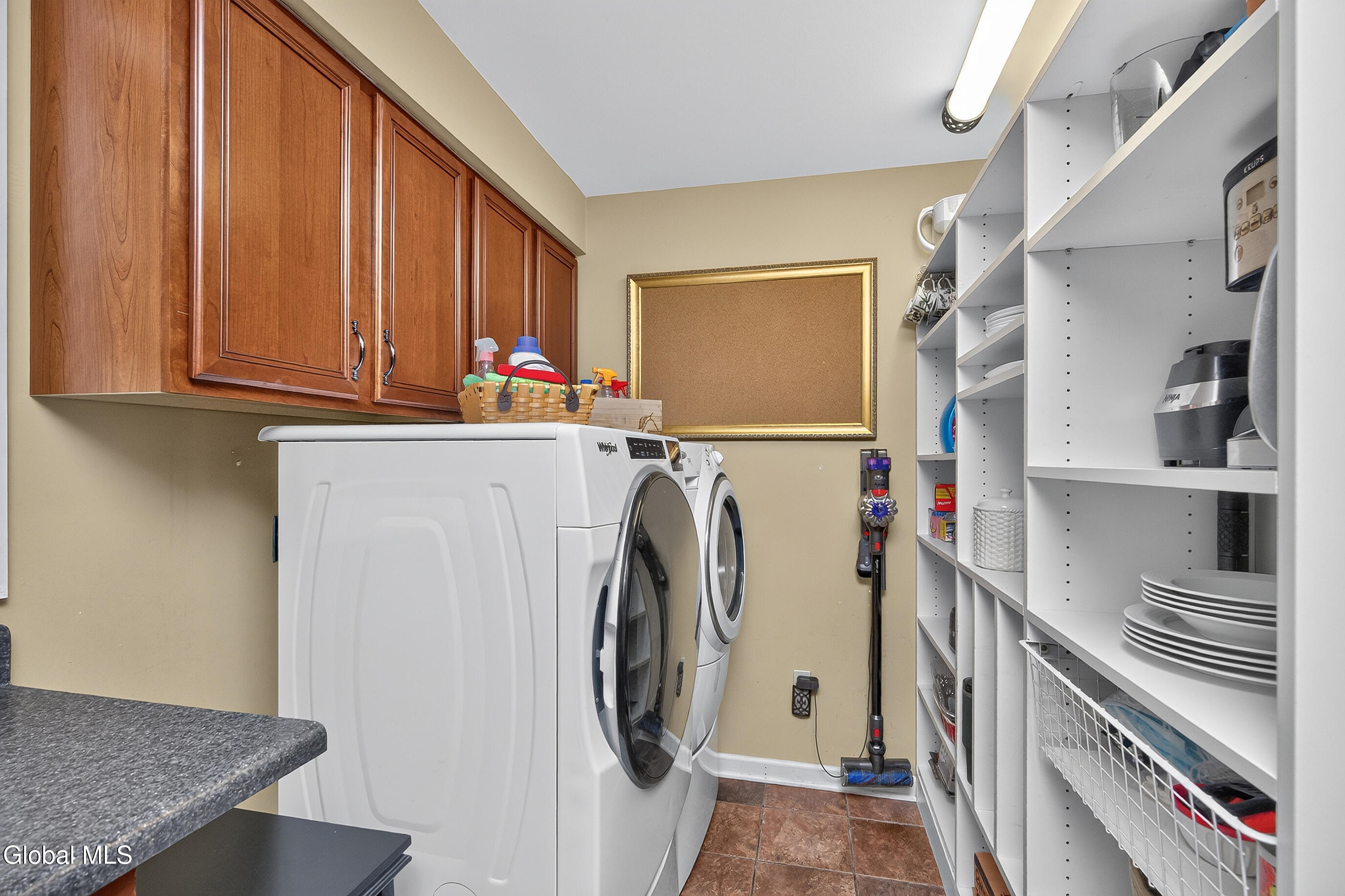 20 Axbridge Lane Delmar NY 12054