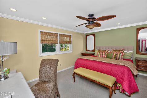 20 Axbridge Lane Delmar NY 12054