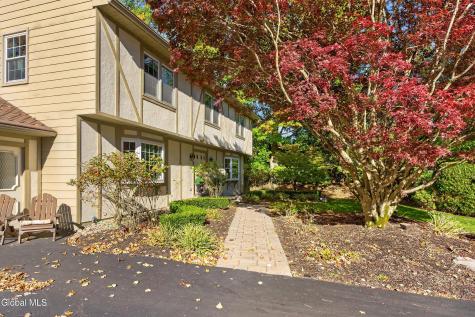 20 Axbridge Lane Delmar NY 12054
