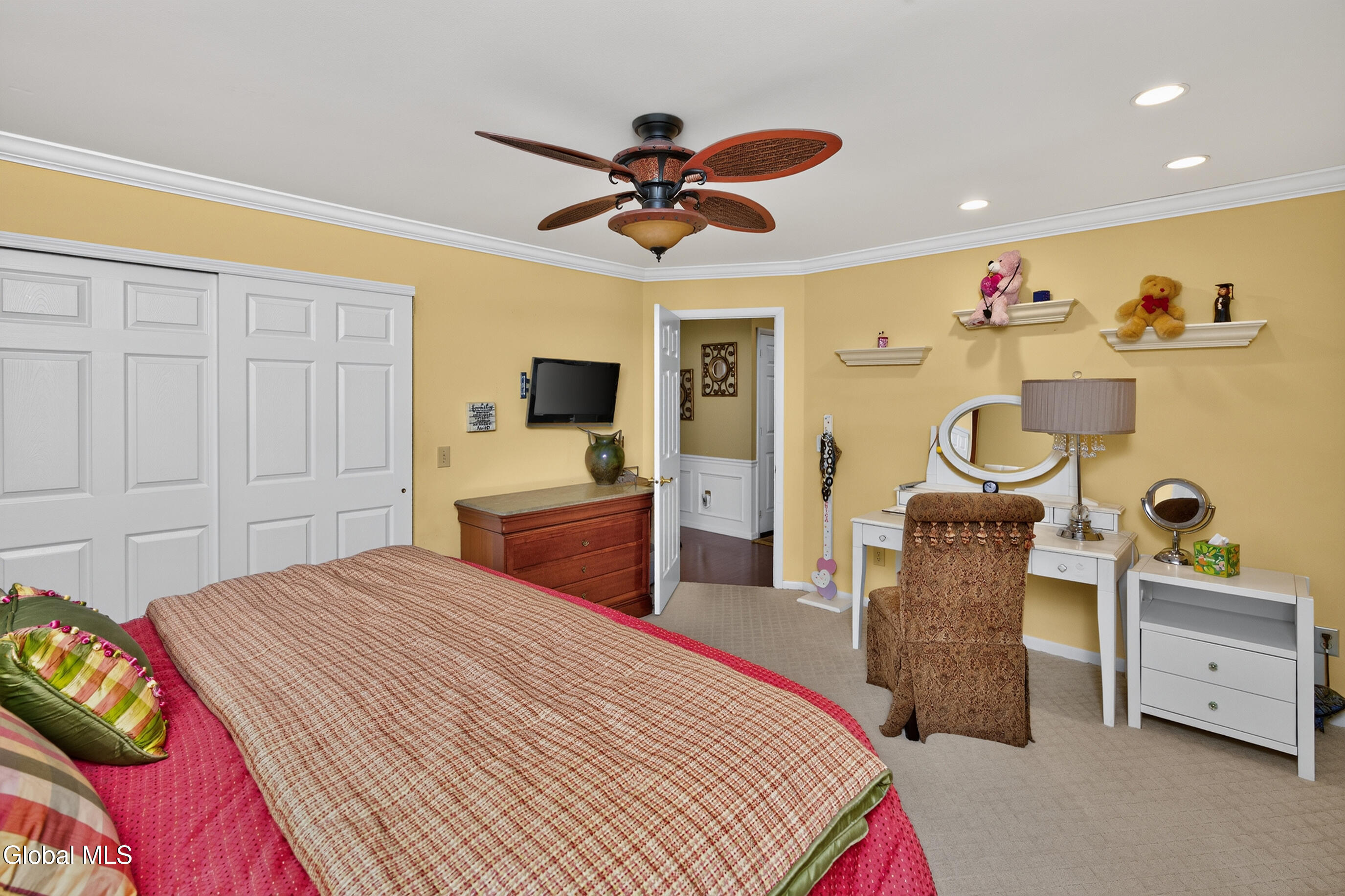 20 Axbridge Lane Delmar NY 12054