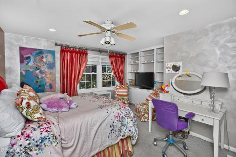 20 Axbridge Lane Delmar NY 12054