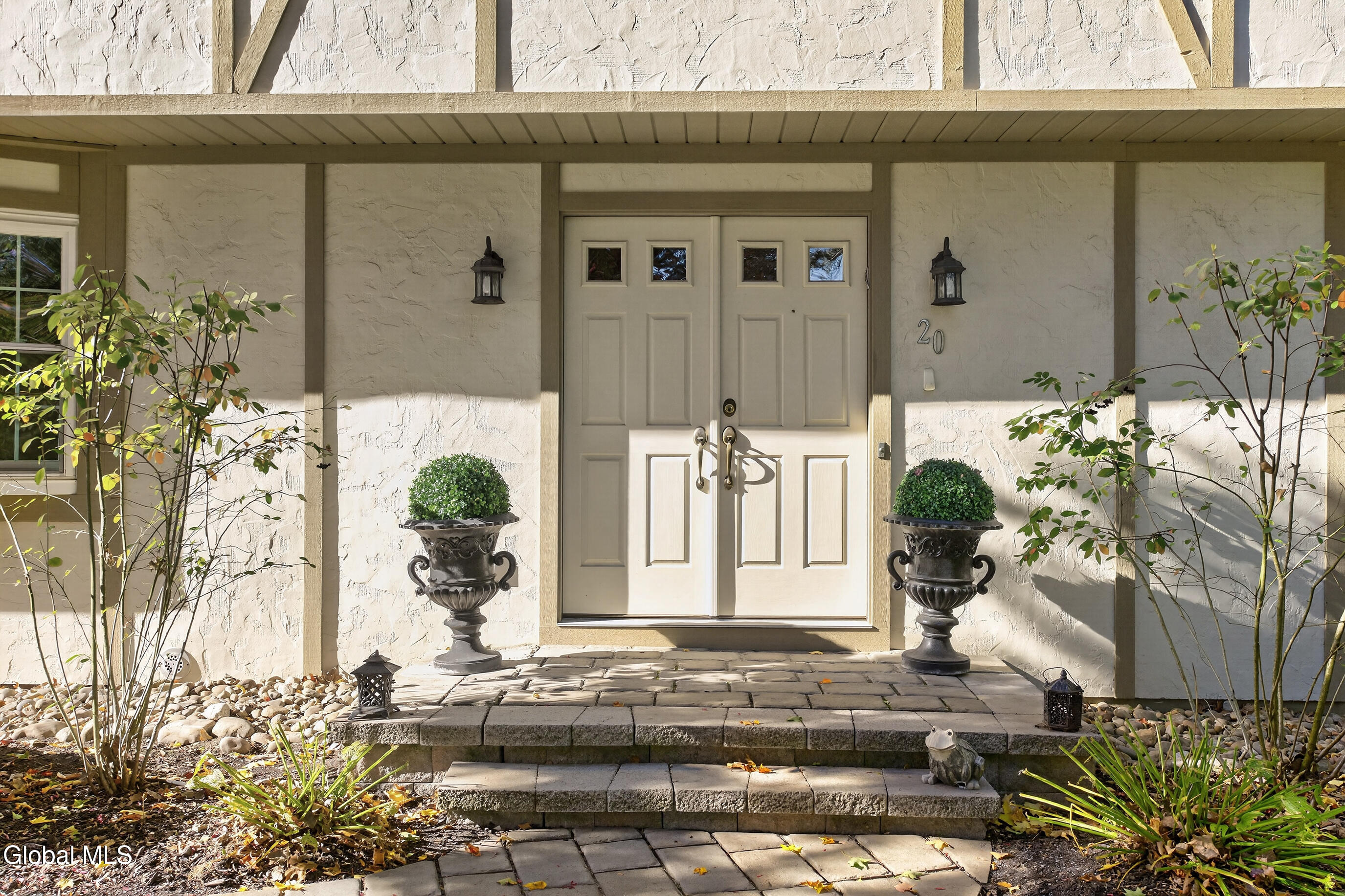 20 Axbridge Lane Delmar NY 12054