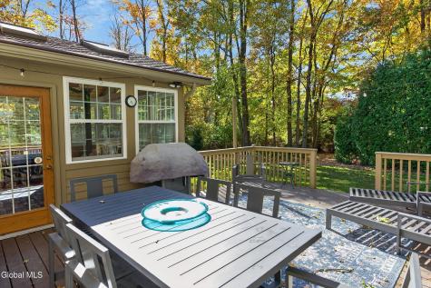 20 Axbridge Lane Delmar NY 12054