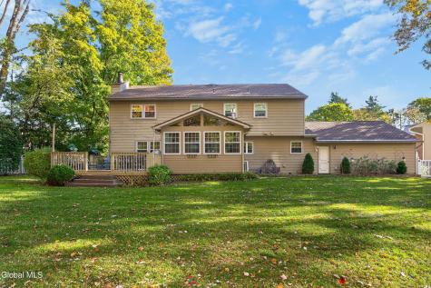 20 Axbridge Lane Delmar NY 12054