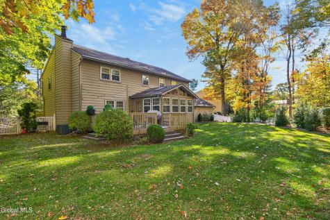 20 Axbridge Lane Delmar NY 12054