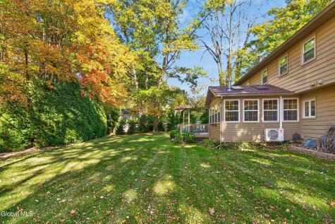 20 Axbridge Lane Delmar NY 12054