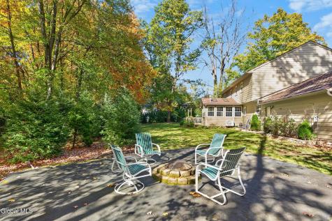 20 Axbridge Lane Delmar NY 12054