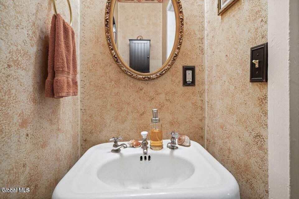 23 Elsmere Avenue Delmar NY 12054