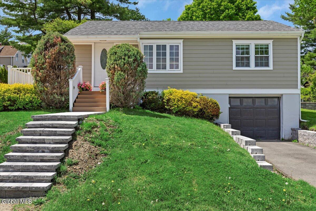 15 Youngs Place Latham NY 12110