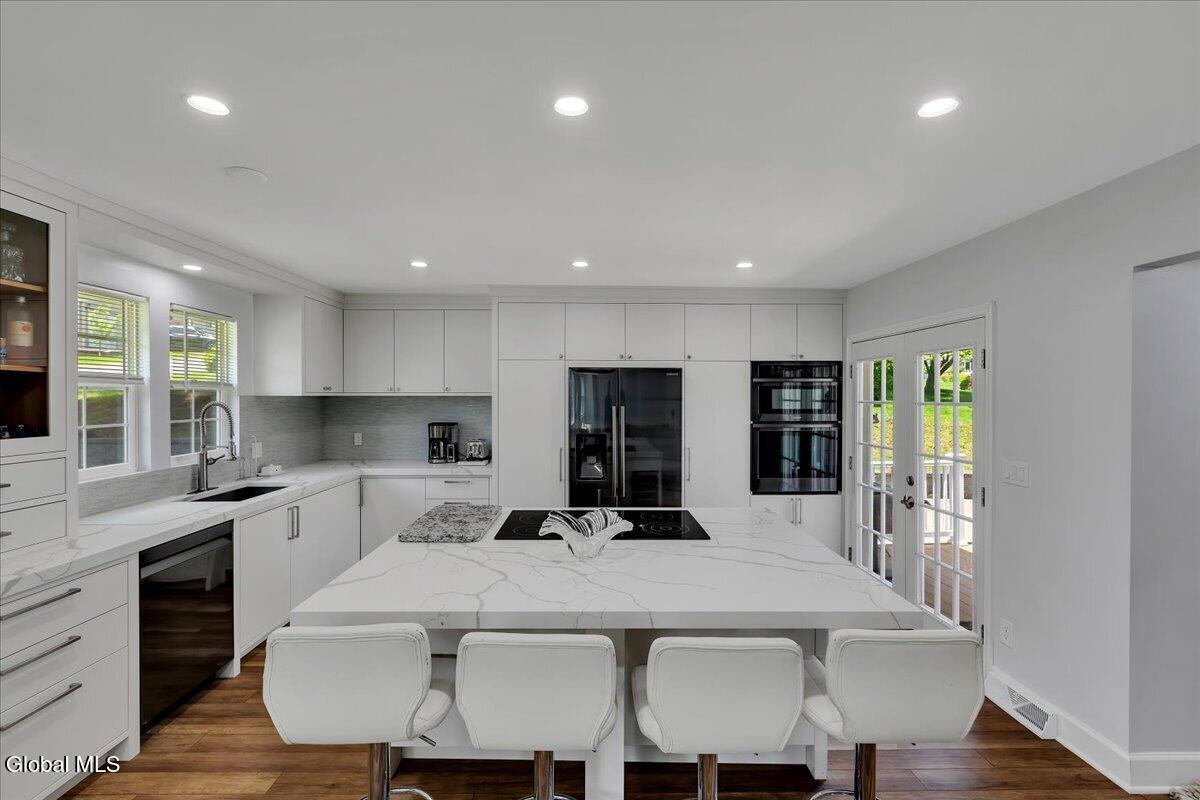 15 Youngs Place Latham NY 12110