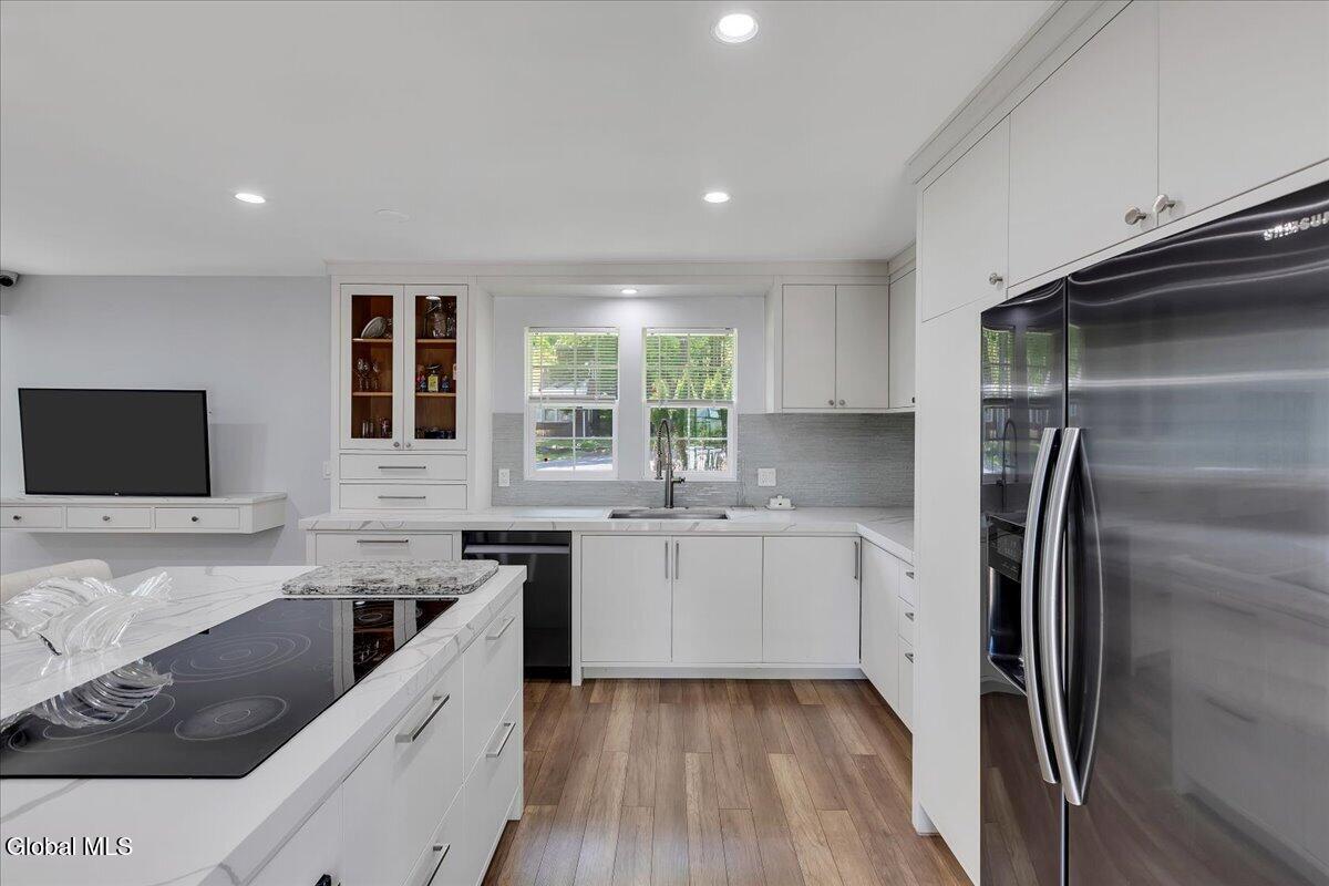 15 Youngs Place Latham NY 12110
