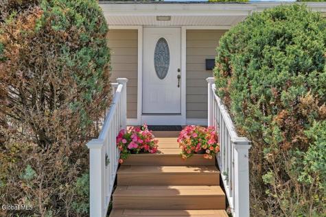 15 Youngs Place Latham NY 12110