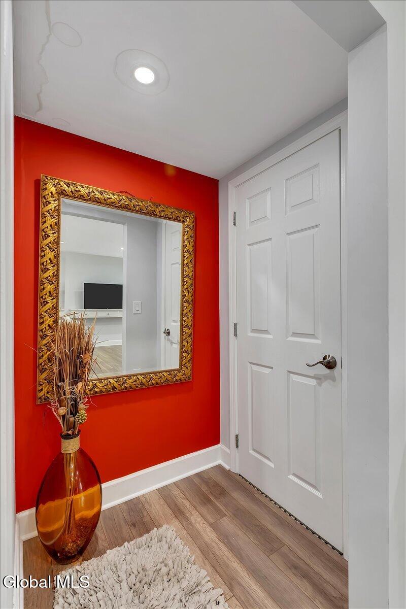 15 Youngs Place Latham NY 12110