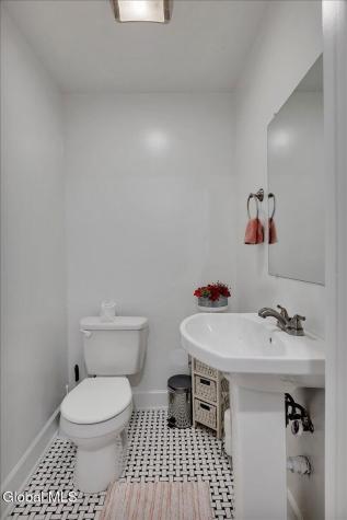 15 Youngs Place Latham NY 12110