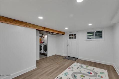 15 Youngs Place Latham NY 12110