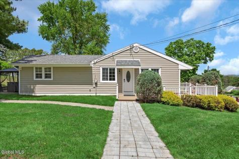 15 Youngs Place Latham NY 12110