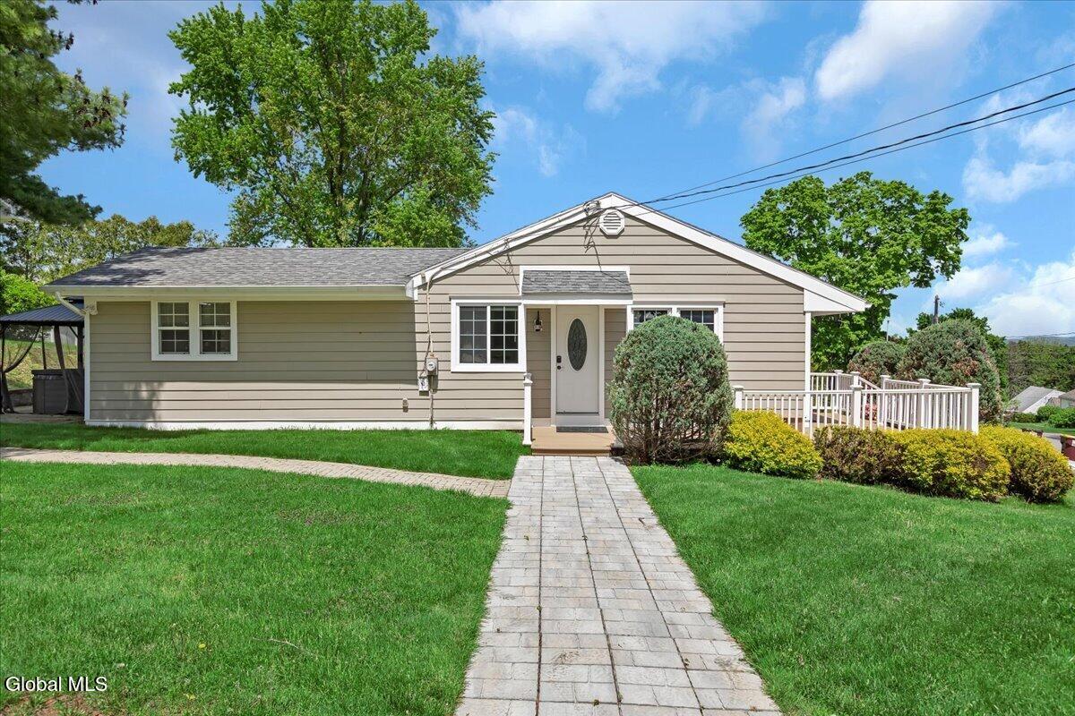15 Youngs Place Latham NY 12110