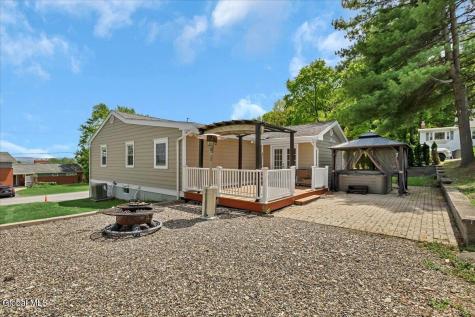 15 Youngs Place Latham NY 12110