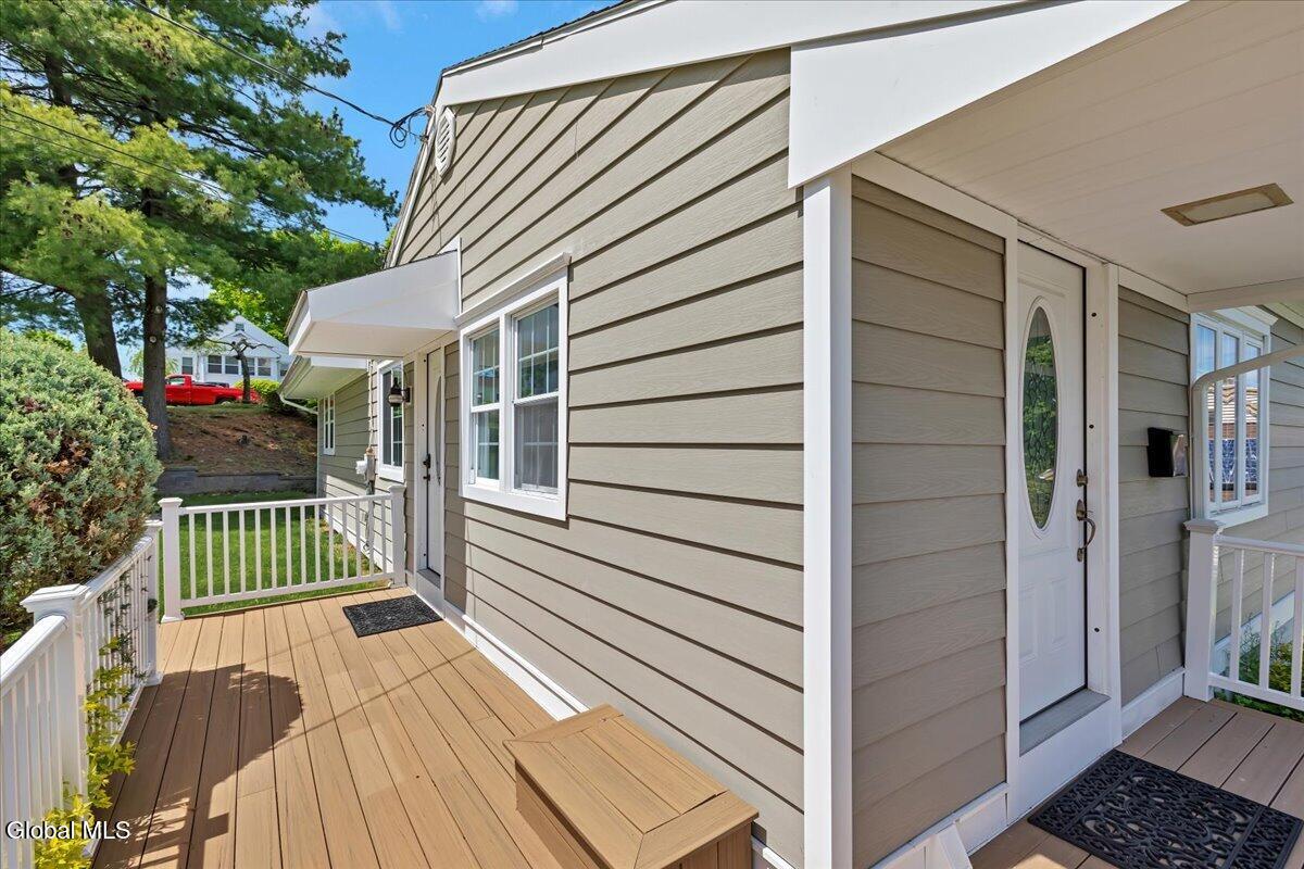 15 Youngs Place Latham NY 12110