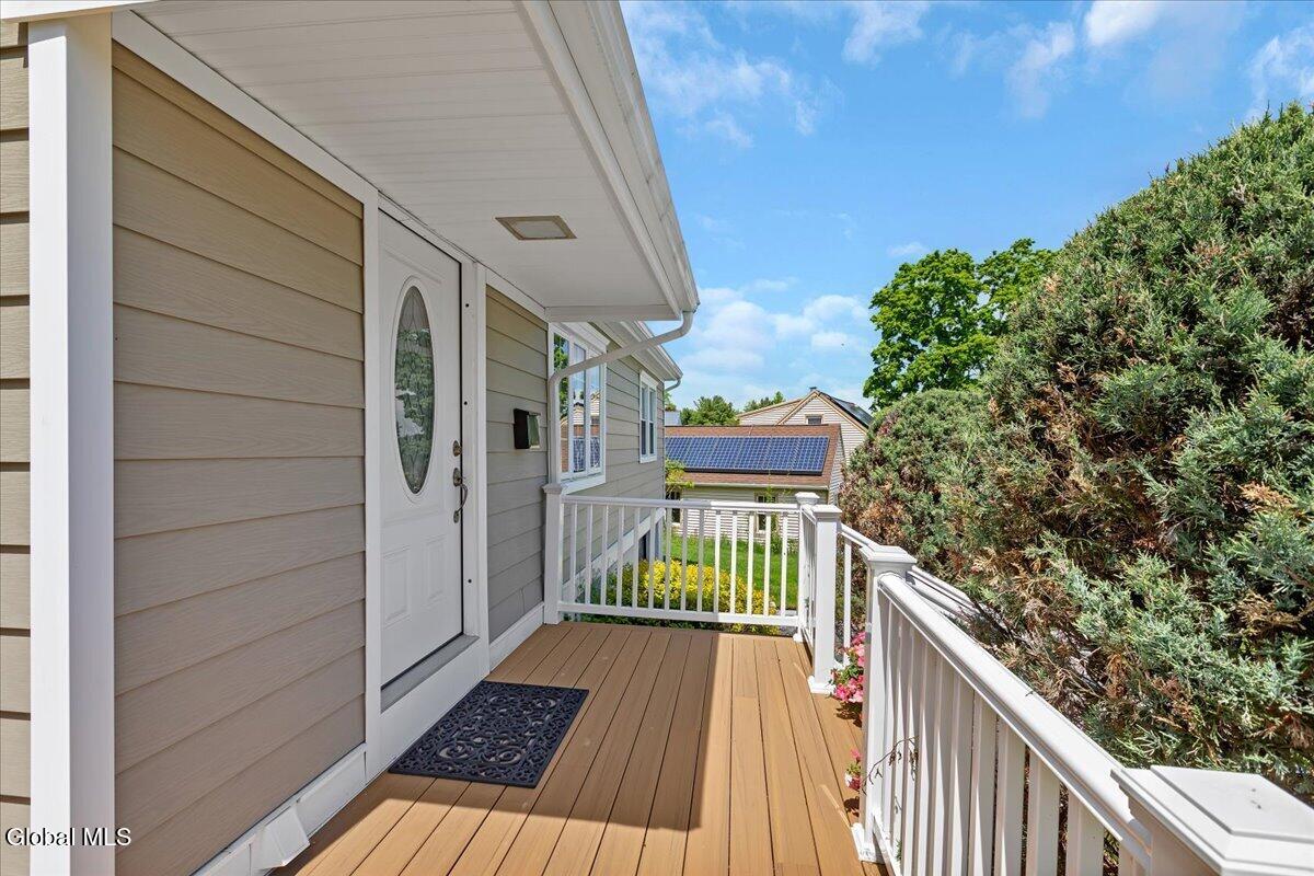 15 Youngs Place Latham NY 12110