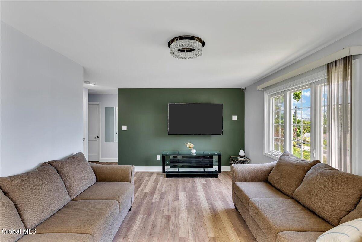 15 Youngs Place Latham NY 12110