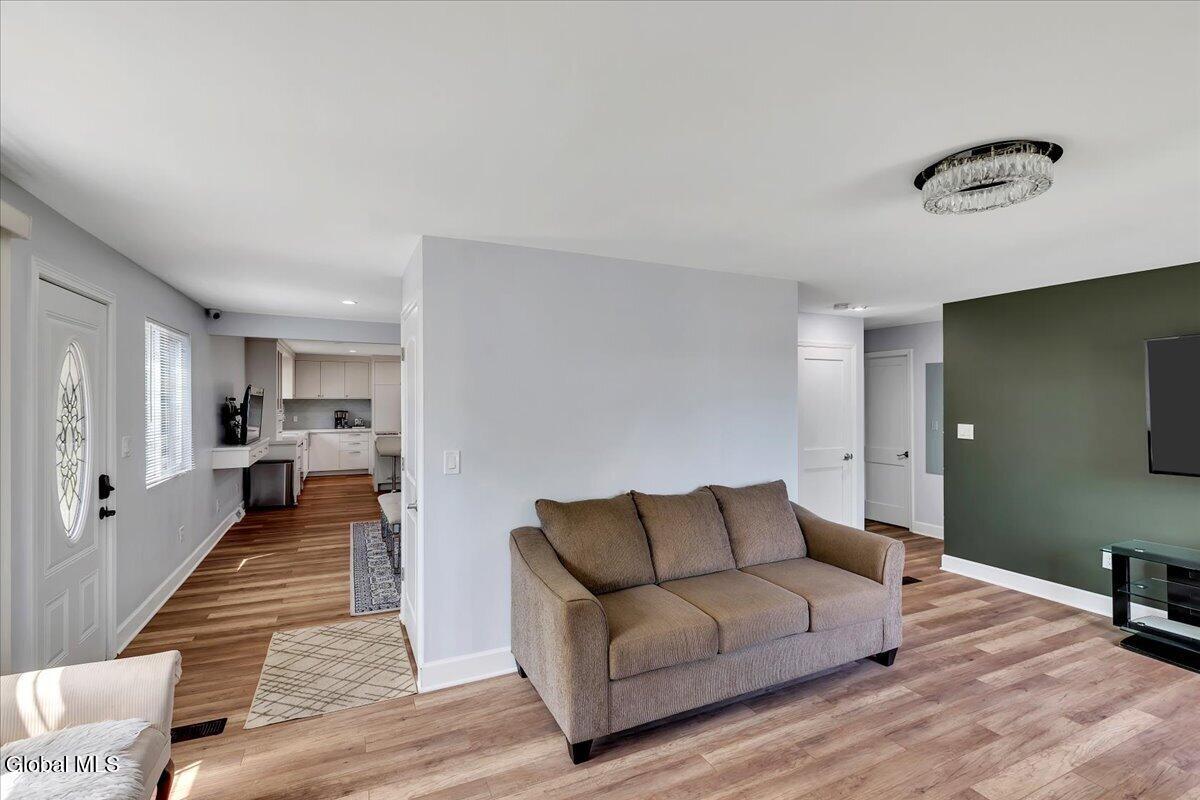 15 Youngs Place Latham NY 12110
