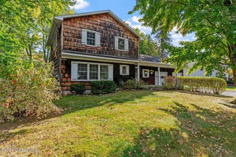 15 Dan Del Drive Latham NY 12110