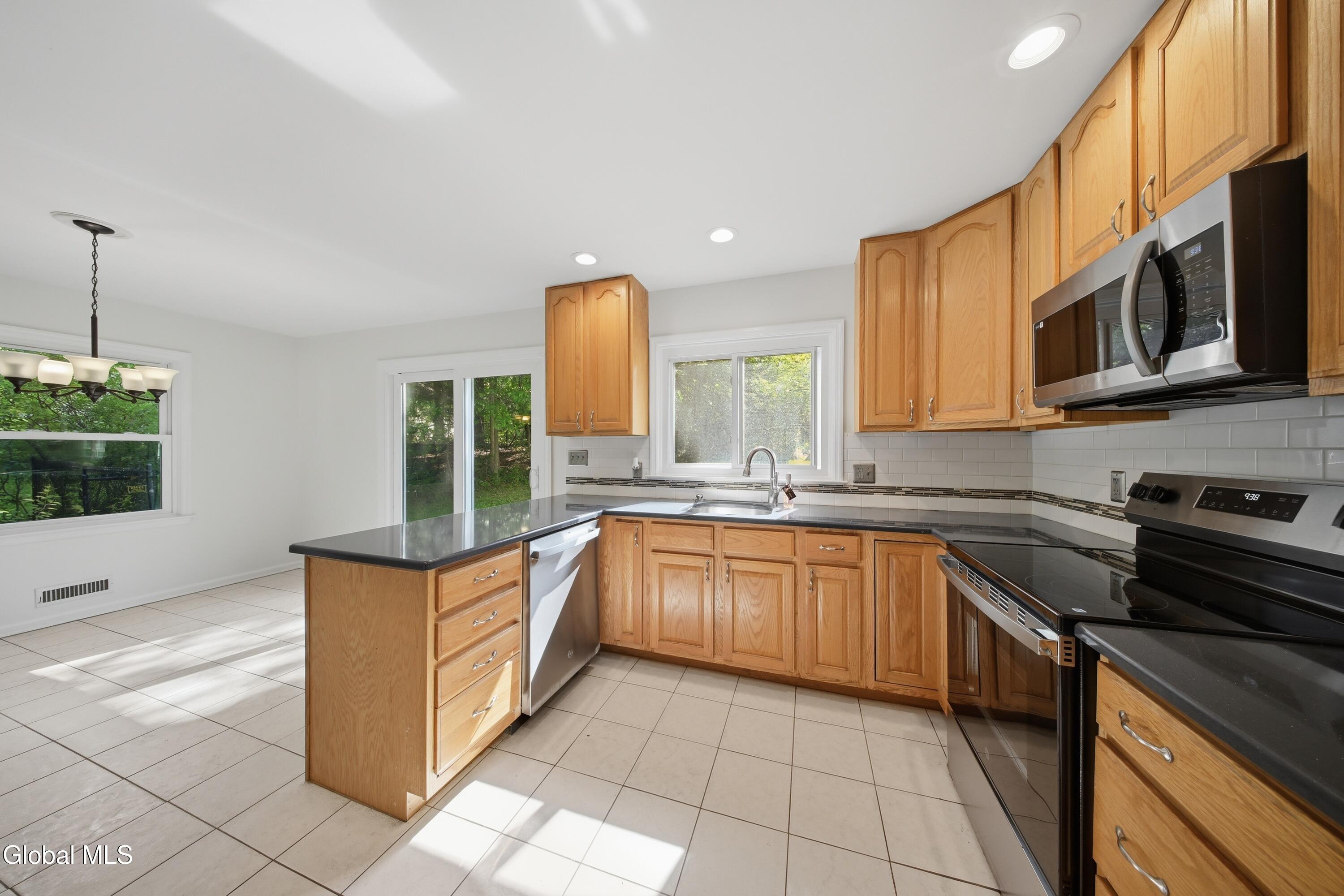 9 W Skyview Drive Cohoes NY 12047