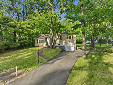 9 W Skyview Drive Cohoes NY 12047