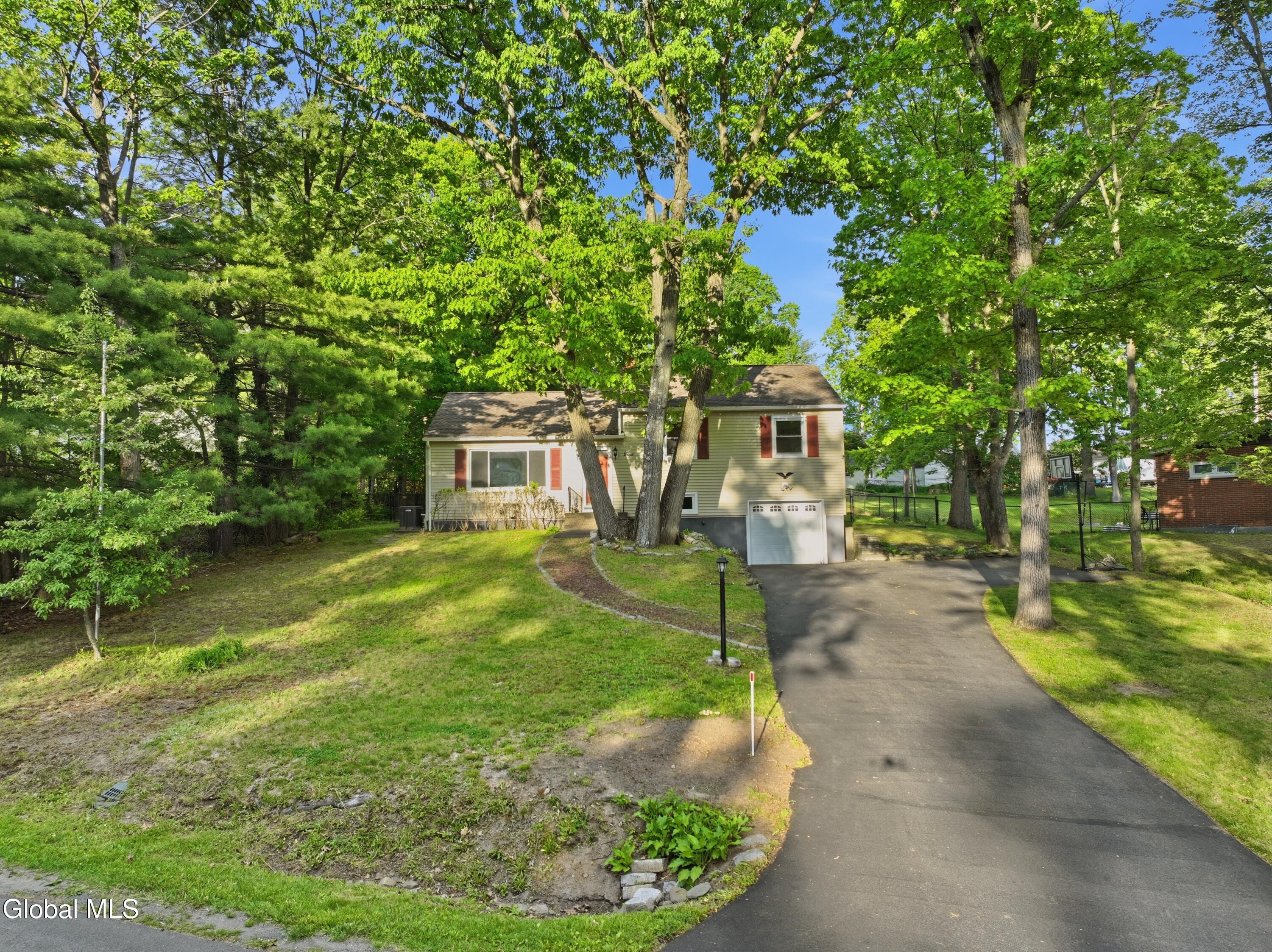 9 W Skyview Drive Cohoes NY 12047