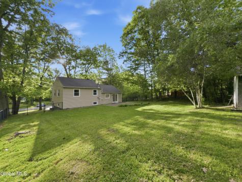 9 W Skyview Drive Cohoes NY 12047