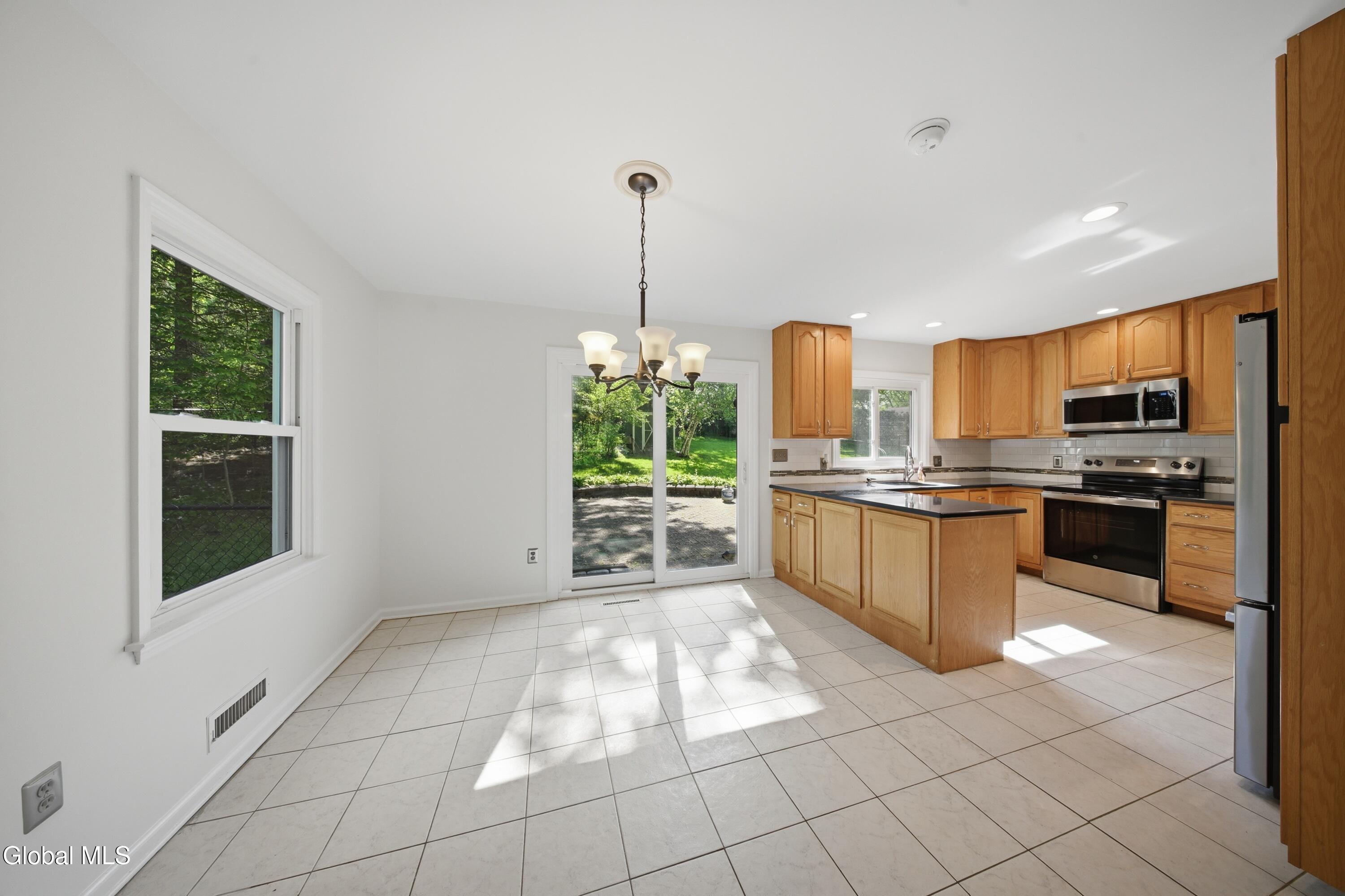 9 W Skyview Drive Cohoes NY 12047