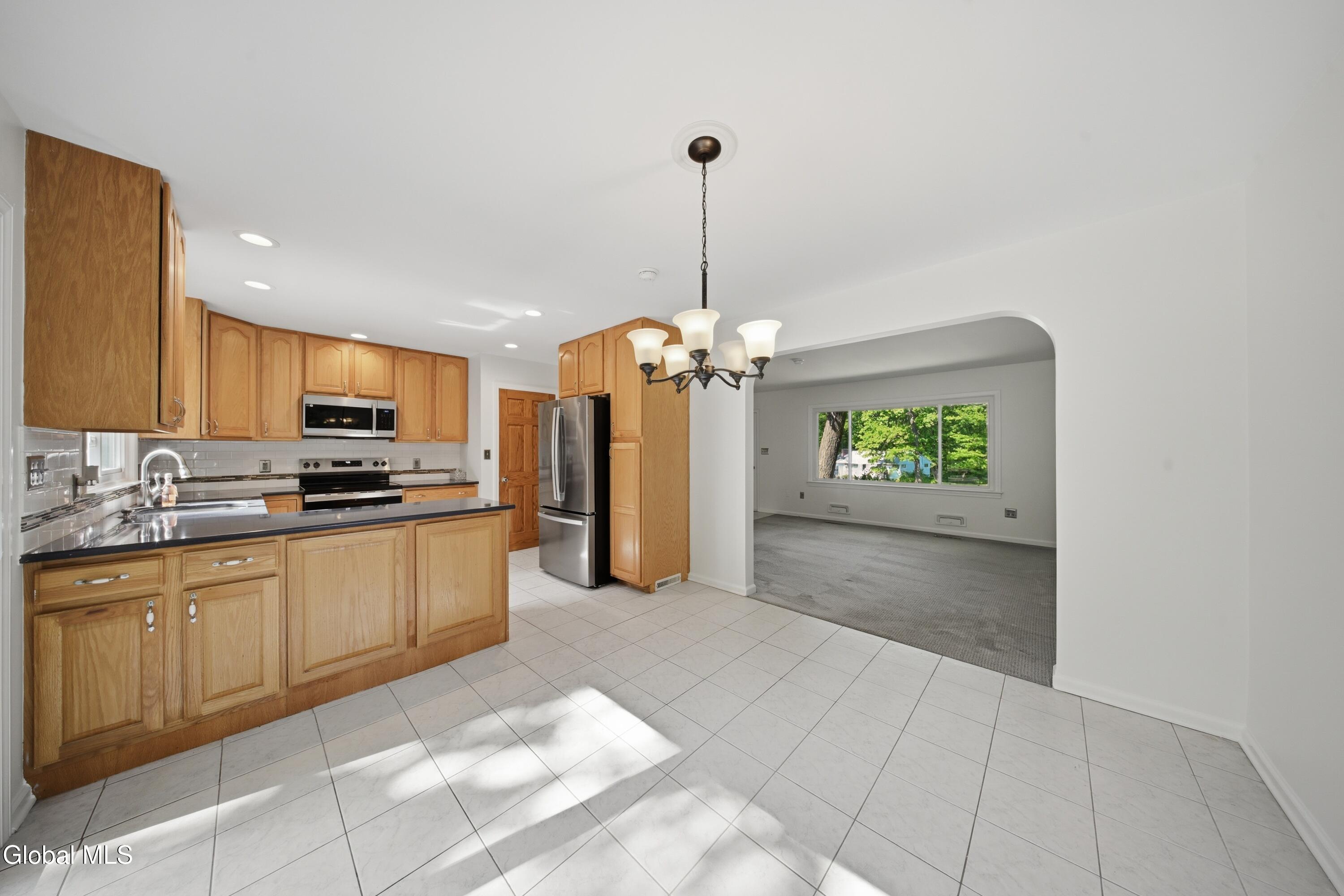 9 W Skyview Drive Cohoes NY 12047