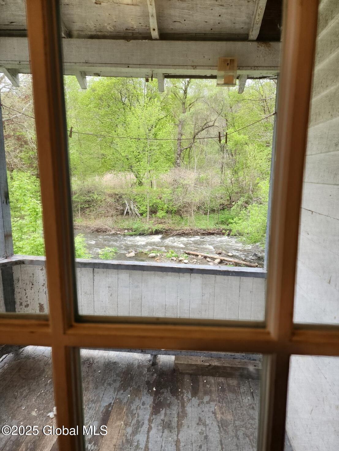 31 Ft Johnson Avenue Fort Johnson NY 12070