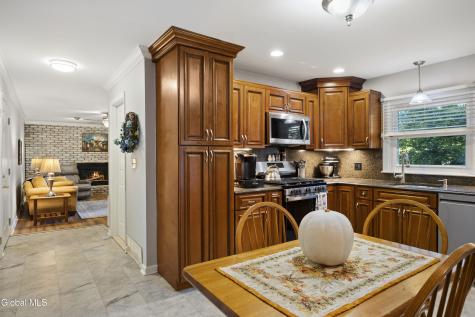 1270 Fox Hollow Road Schenectady NY 12309
