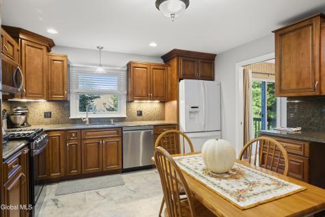 1270 Fox Hollow Road Schenectady NY 12309