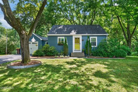 18 E Fernbank Avenue Delmar NY 12054