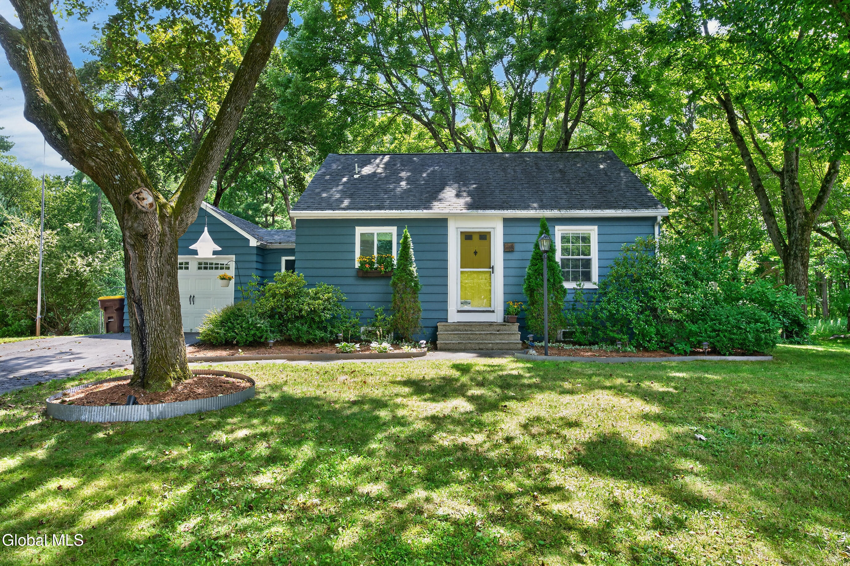 18 E Fernbank Avenue Delmar NY 12054