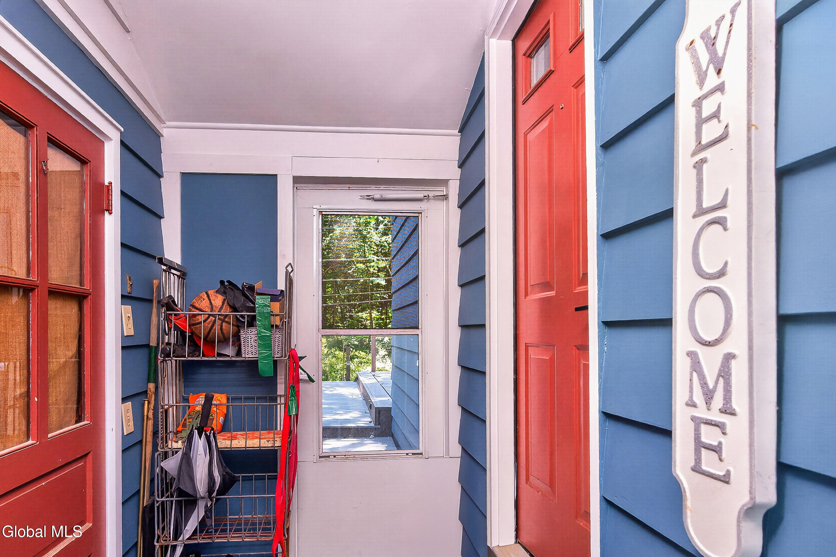 18 E Fernbank Avenue Delmar NY 12054