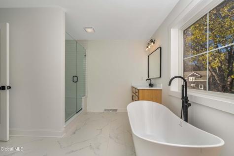 73 Ashtree Lane Niskayuna NY 12309