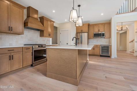 73 Ashtree Lane Niskayuna NY 12309