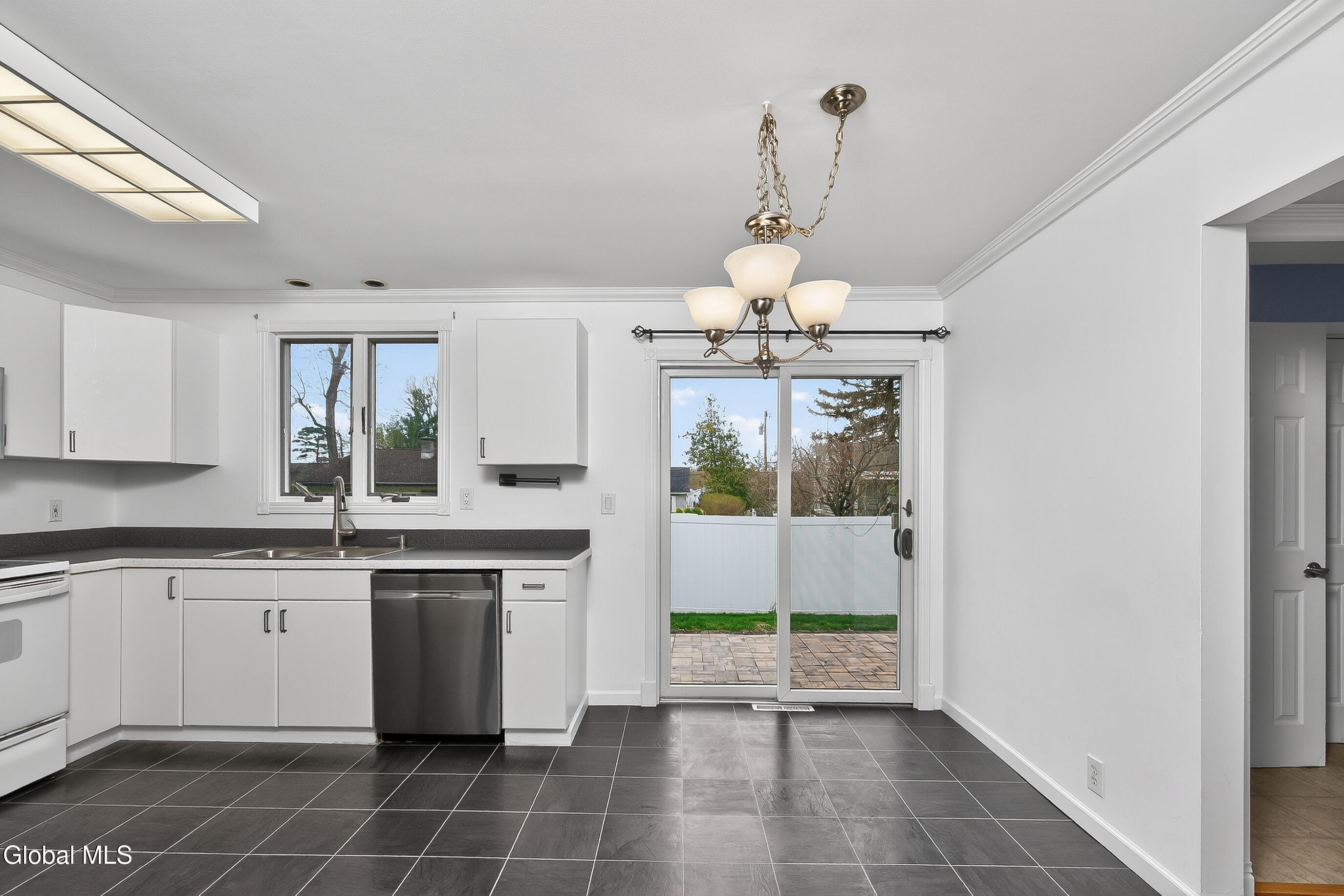 19 Wisconsin Avenue Rensselaer NY 12144