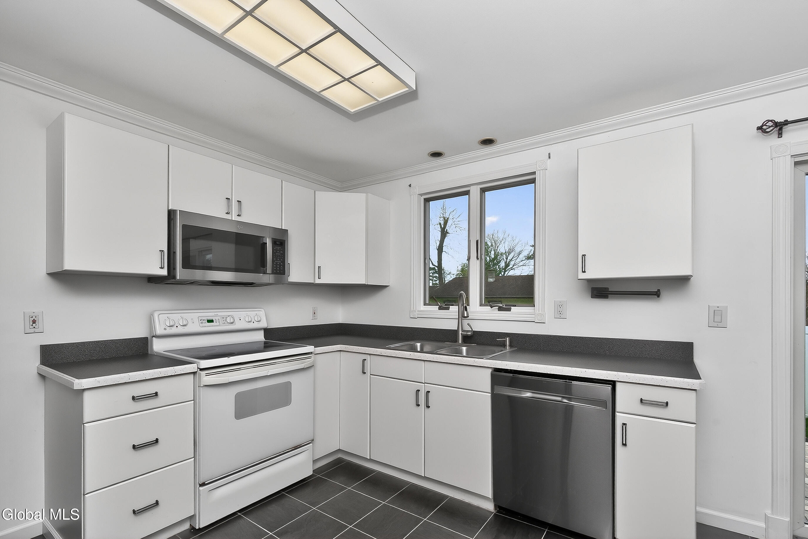 19 Wisconsin Avenue Rensselaer NY 12144