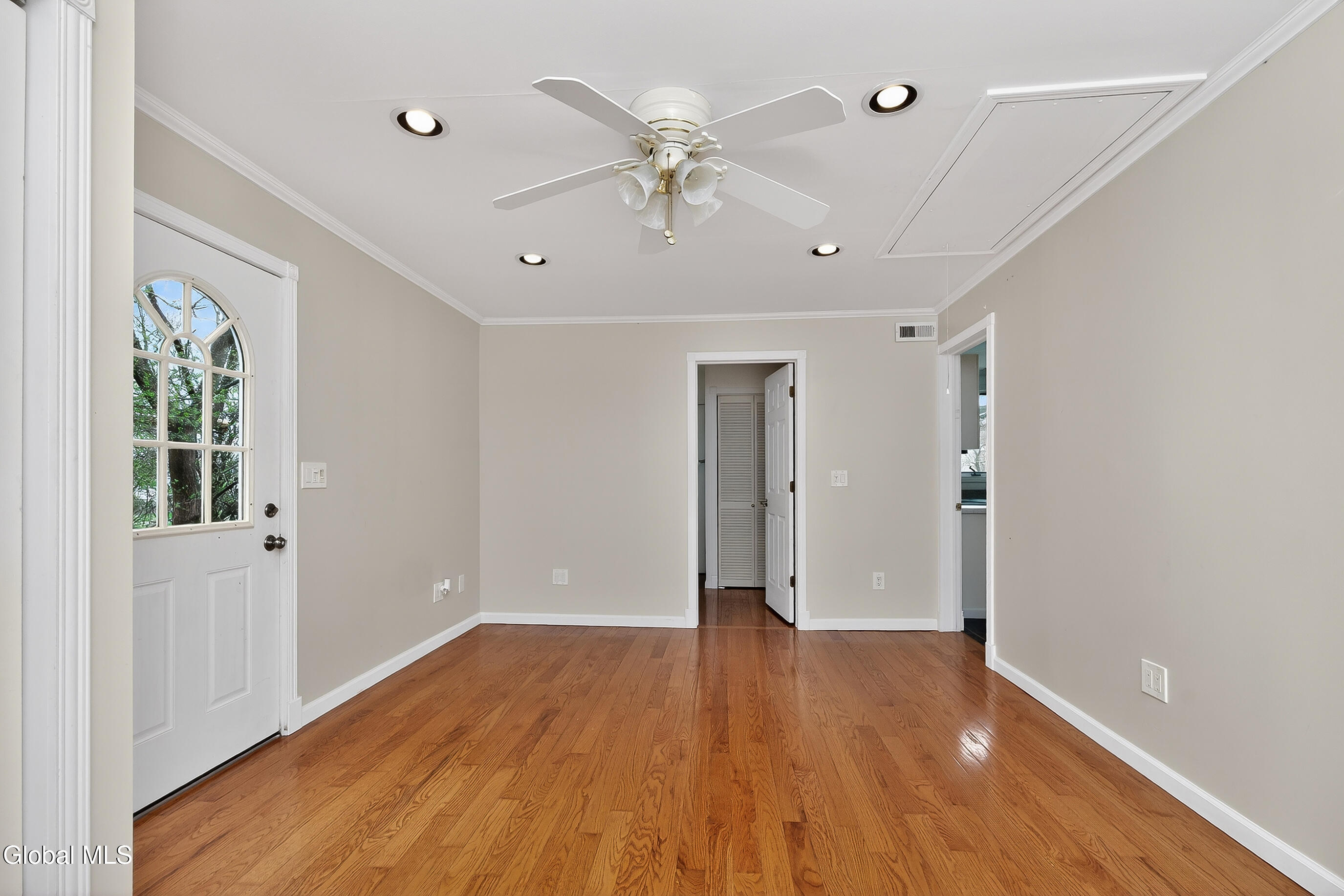 19 Wisconsin Avenue Rensselaer NY 12144