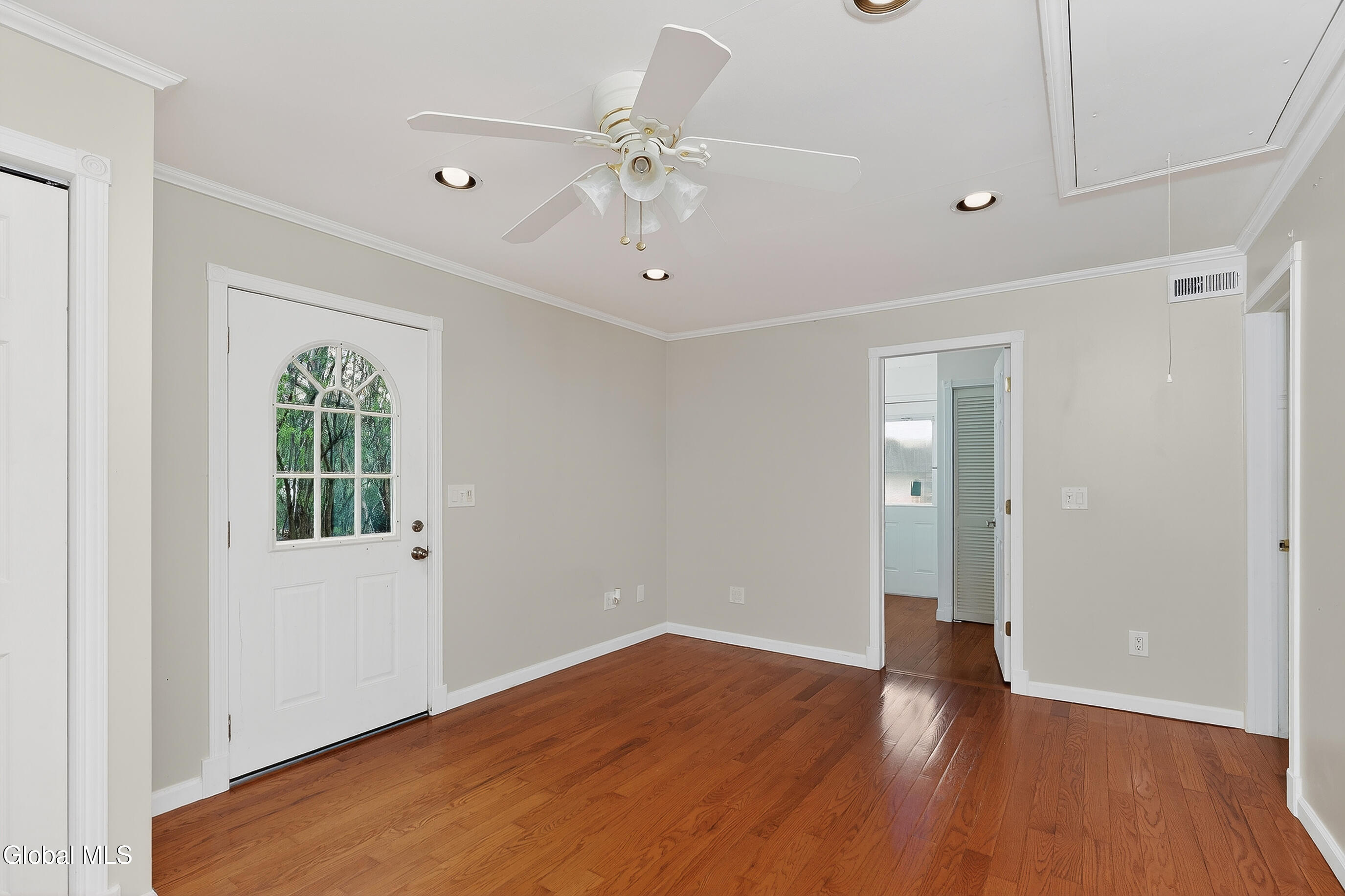 19 Wisconsin Avenue Rensselaer NY 12144