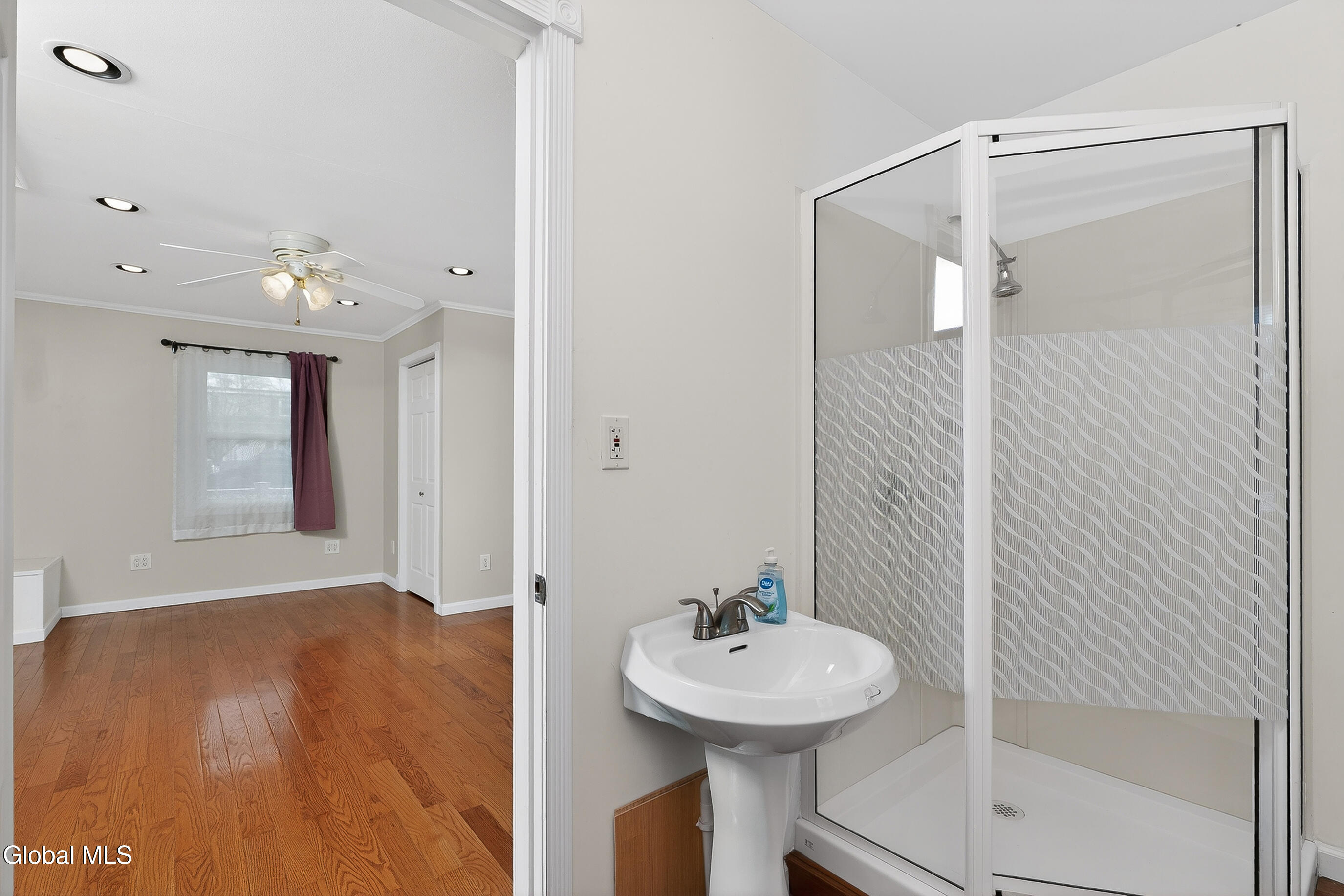 19 Wisconsin Avenue Rensselaer NY 12144