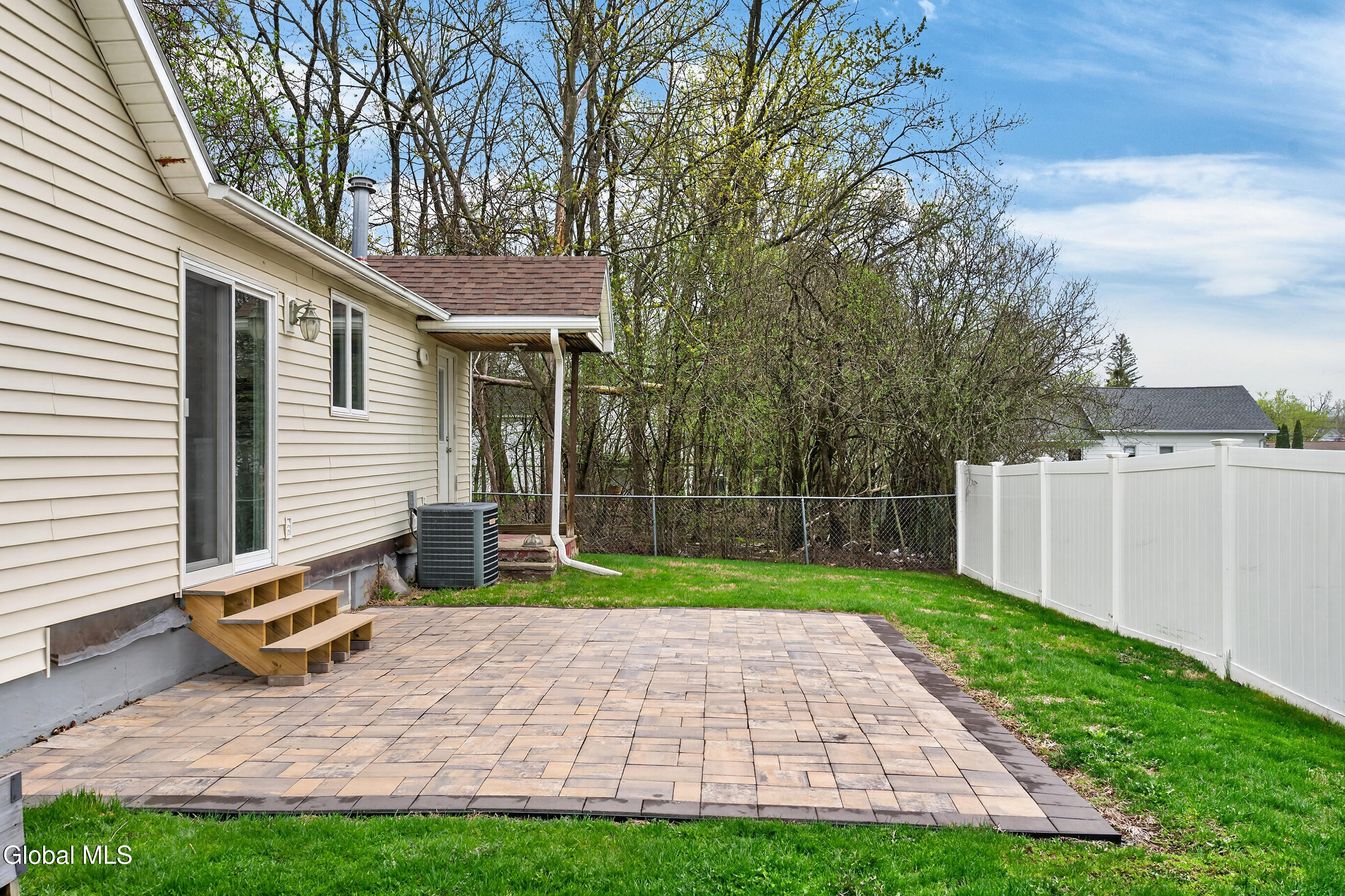 19 Wisconsin Avenue Rensselaer NY 12144