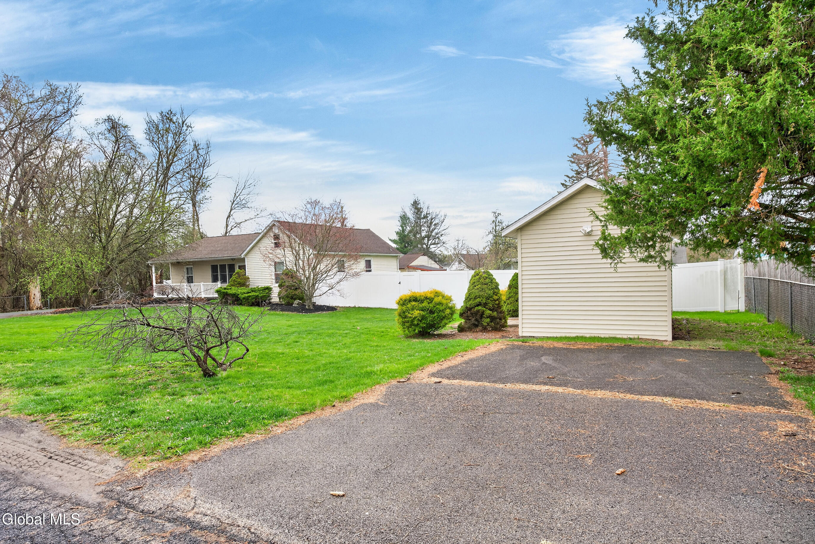 19 Wisconsin Avenue Rensselaer NY 12144